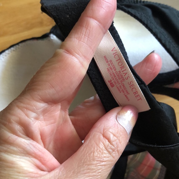 Christmas Victoria’s Secret bra - Picture 4 of 4